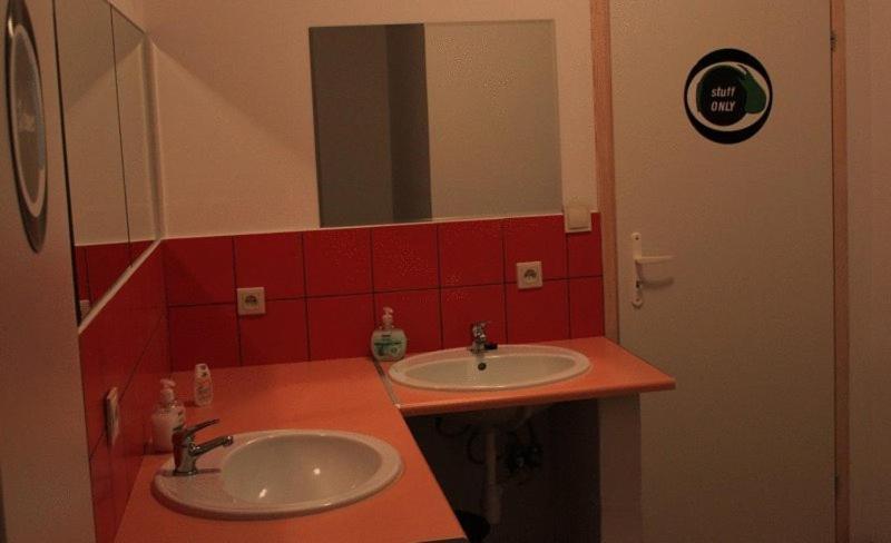La Guitarra Hostel Poznań Exteriör bild